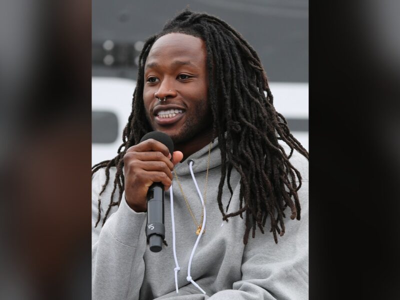 Alvin Kamara, 연봉을 낮추고 세인츠에 남은 구단 기록 보유자