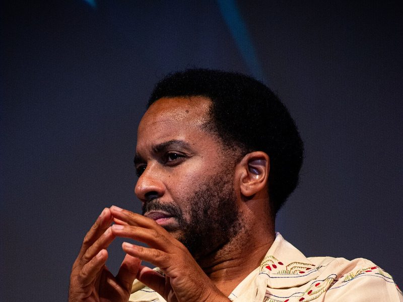 André Holland, el actor que siempre estuvo junto a la historia y ahora la produce