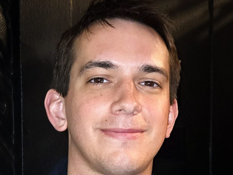 Andrew Dismukes, l&rsquo;humoriste du Saturday Night Live passé de l&rsquo;écriture au rôle du mari trompé