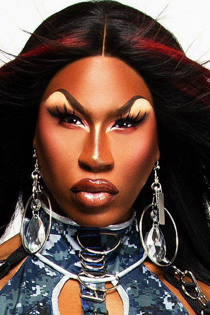 Shea Couleé como Slug