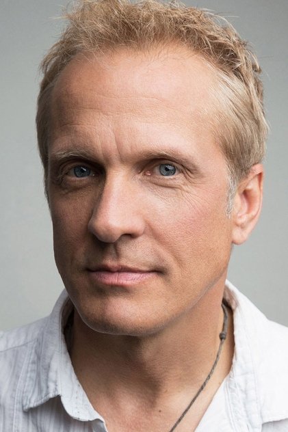 Patrick Fabian como Matt MacLaren