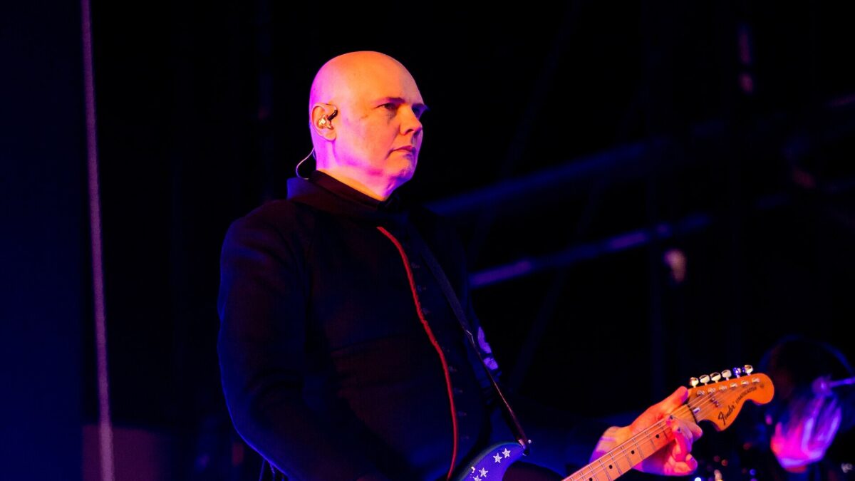 Billy Corgan, o líder do Smashing Pumpkins que transformou o excesso em espetáculo