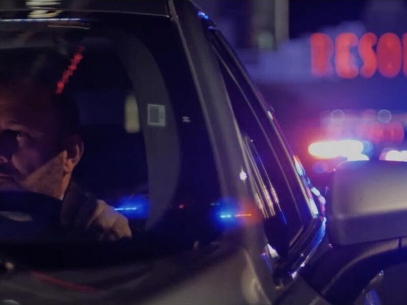 Bloodhound hace de Stelio Savante un detective noir que se rompe bajo el neón de Atlantic City