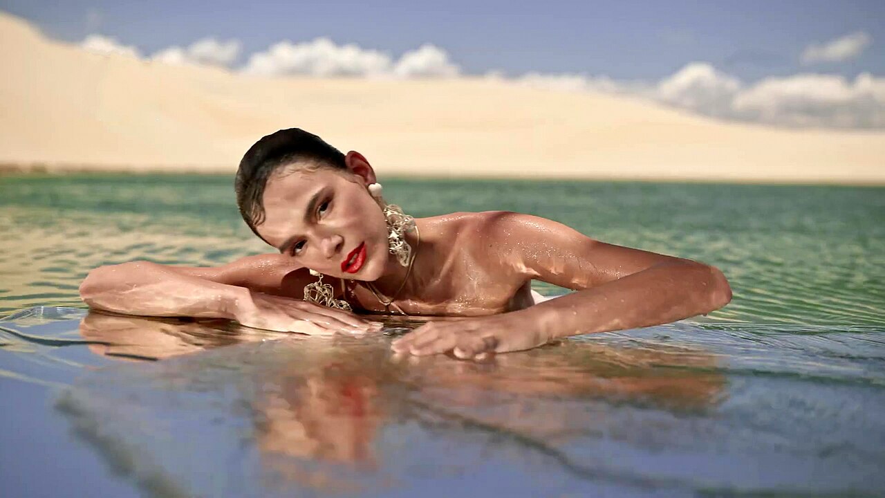 Bruna Marquezine