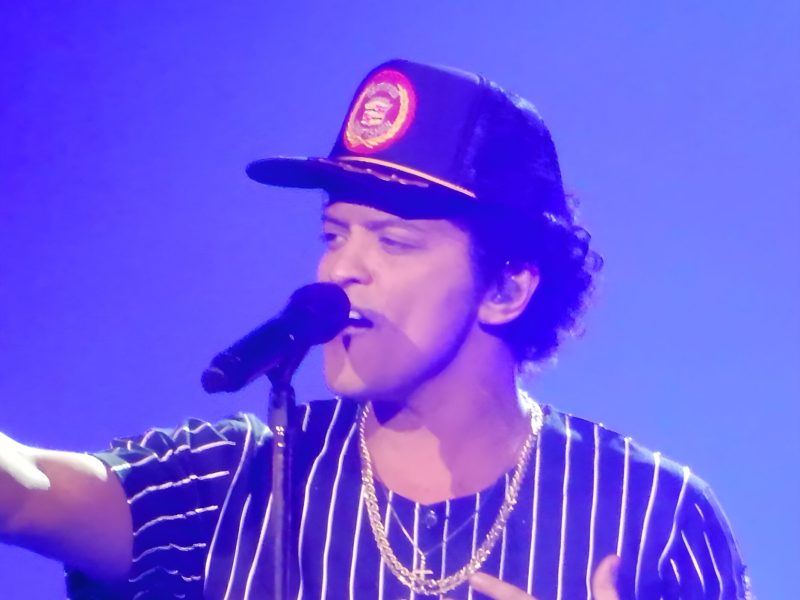 Bruno Mars, hitmakeren som har gjort andre tiårs lyd til sin signatur