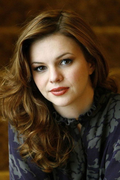 Amber Tamblyn dans le rôle de Katie Embry