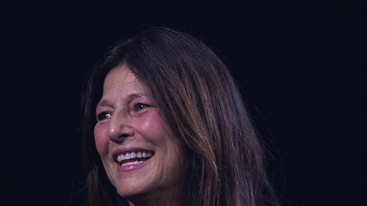 キャサリン・キーナー、30年にわたり画面の端から映画をさらってきた女優