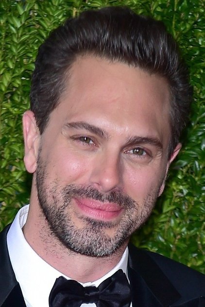 Thomas Sadoski como Dick Cevoli