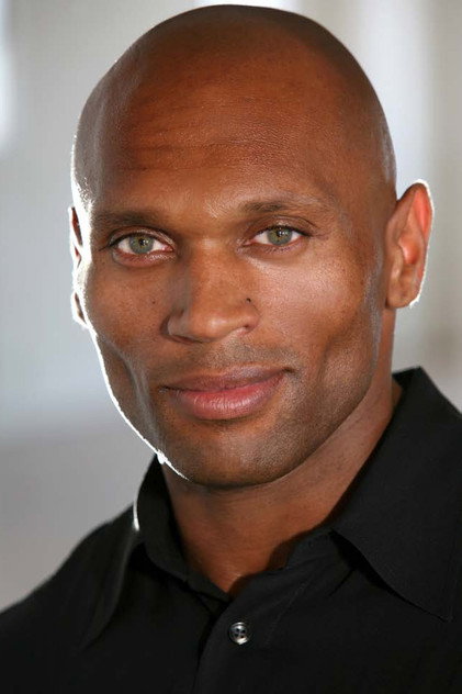 Mark Rhino Smith como Doom