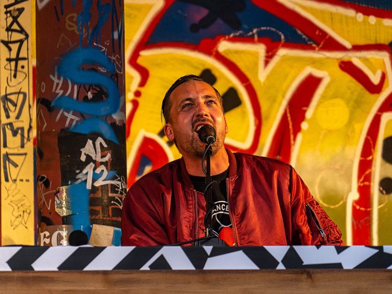 Danger Dan, el rapero de Antilopen Gang que encontró en el piano su arma más incómoda