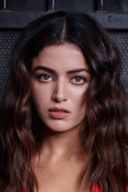 Wamiqa Gabbi dans le rôle de Charu Mohan