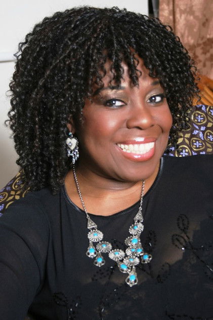 Ellen Thomas como Vi Butterfield