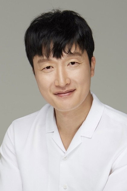 Choi Byung-mo as Hyun-chul
