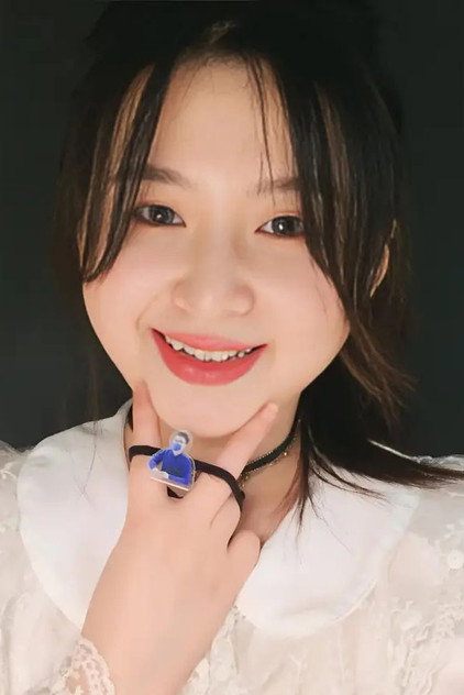 Zhu Rongrong dans le rôle de la belle jeune fille (voix)