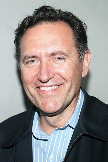 Victor Slezak como Richard Butler