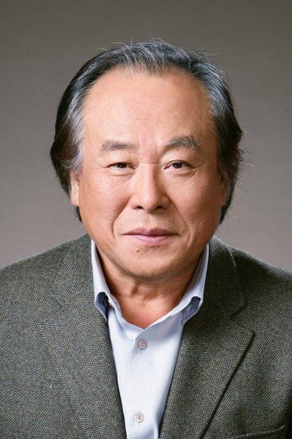 朱铉饰演枪械商