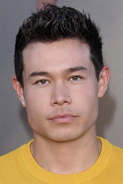 Colton Tran como Kit