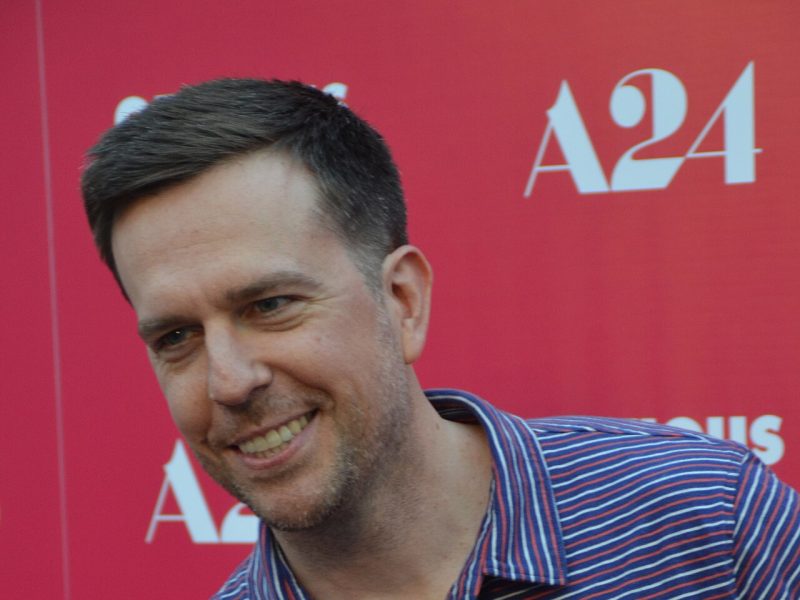 Từ nha sĩ Stu của Ba chàng ngự lâm, Ed Helms thành kỹ sư xe tên lửa