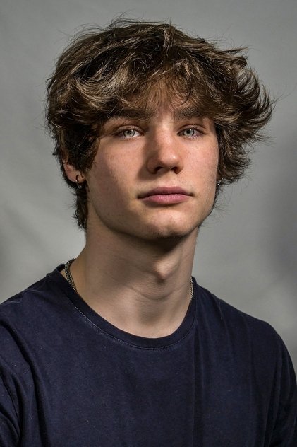 Alessandro Bedetti como Lionel