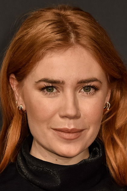 Palina Rojinski como Katarina Vinson