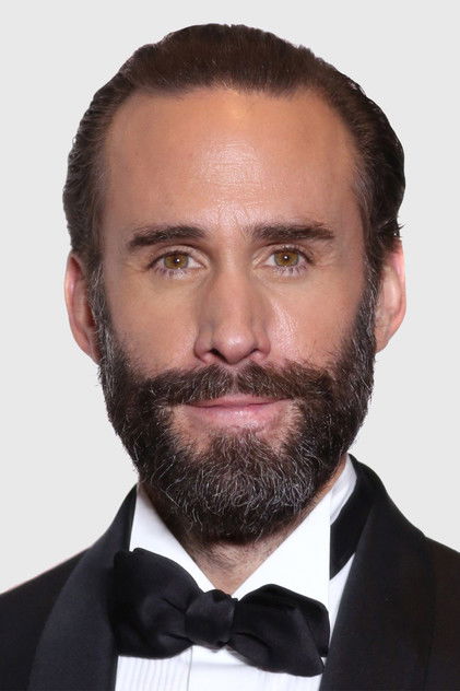 Joseph Fiennes como Adrian