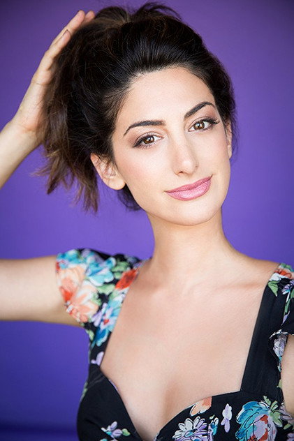 Ayden Mayeri como Jen