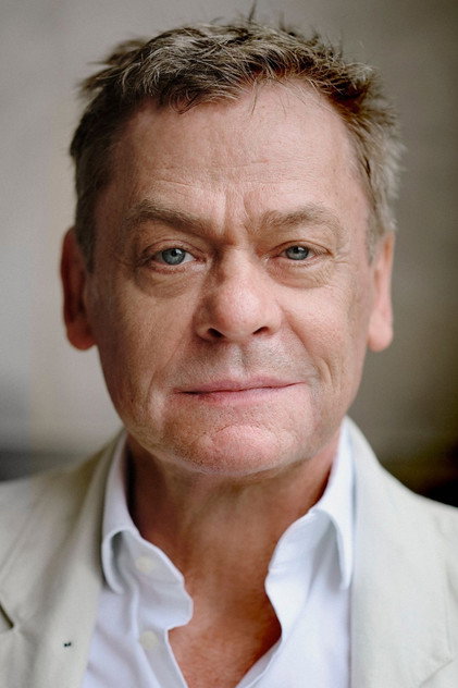 Sylvester Groth as Jonas Muller