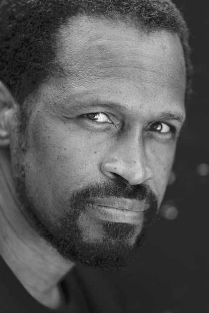 Marcus Johnson nel ruolo di Self