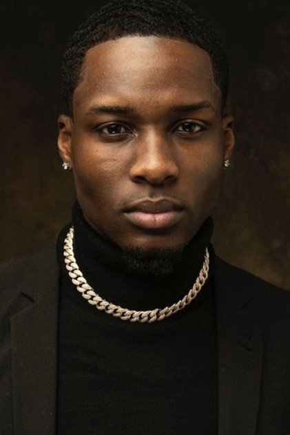 Damian Young como Michael Jordan