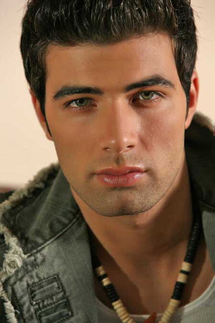 Jencarlos Canela como Agent Santoro