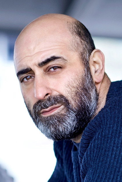 Özgür Karadeniz 역 Turgay
