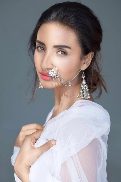 Patralekhaa como Radha