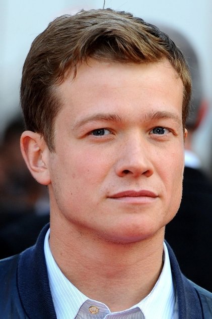 Ed Speleers în rolul lui James Thomas