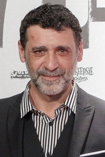 Nacho Fresneda como Ezequiel
