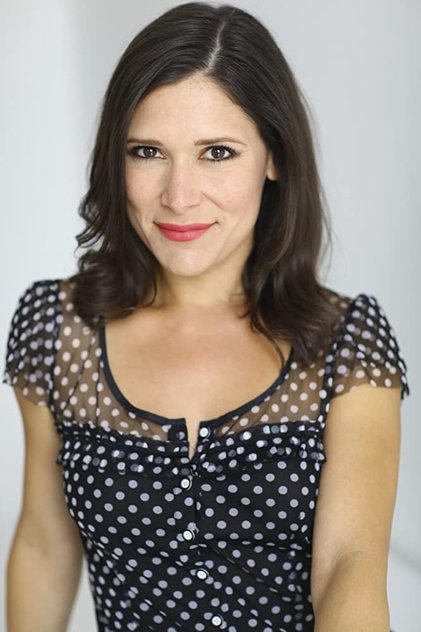 Shauna Rappold como Cara Harper