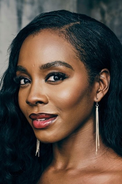 Deborah Ayorinde als Lucky Emory