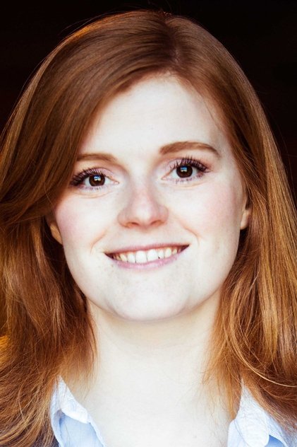 Lauren Cochrane como Officer Leahy