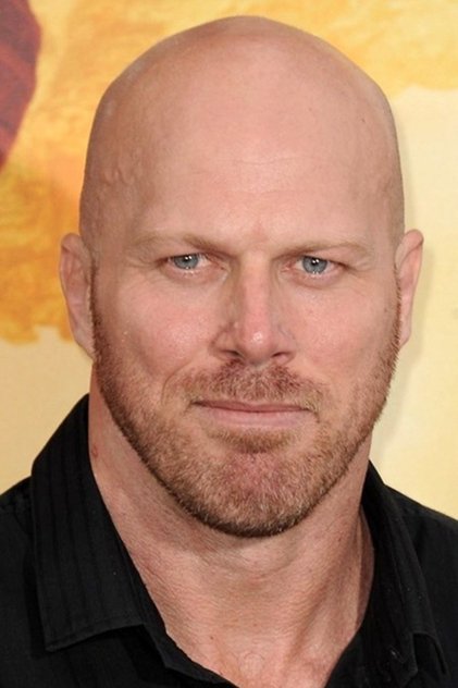 Nathan Jones como Rogan