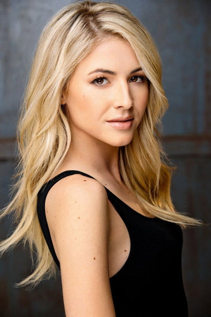 Gigi Gustin como Brittney