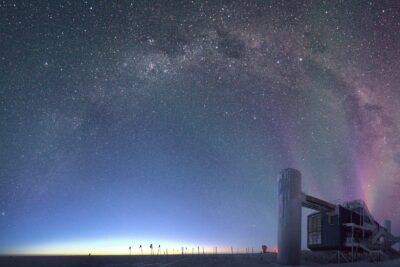 2026年ノーベル物理学賞、南極の氷の下2kmに埋めた望遠鏡IceCubeに