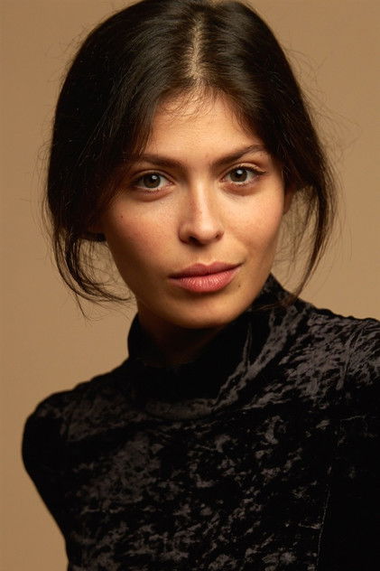 イングリッド・フラメンバウム役のレスリー・メディナ