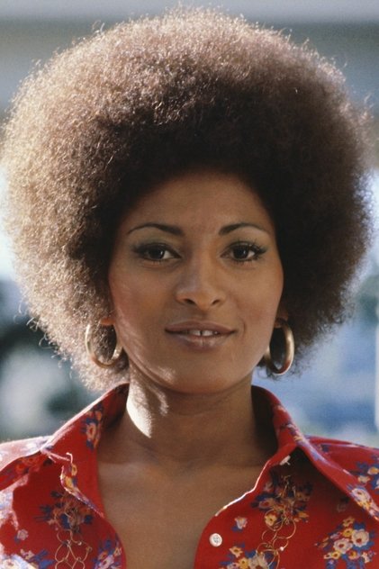 Pam Grier als Athena