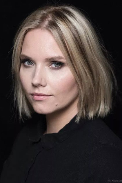 Roma Gąsiorowska como Nina Szklarska