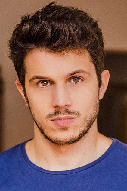 João Villa 飾 César