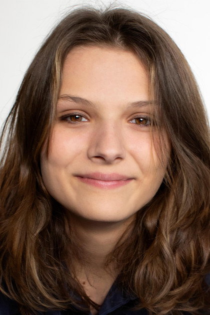Tenley Kellogg como Siran