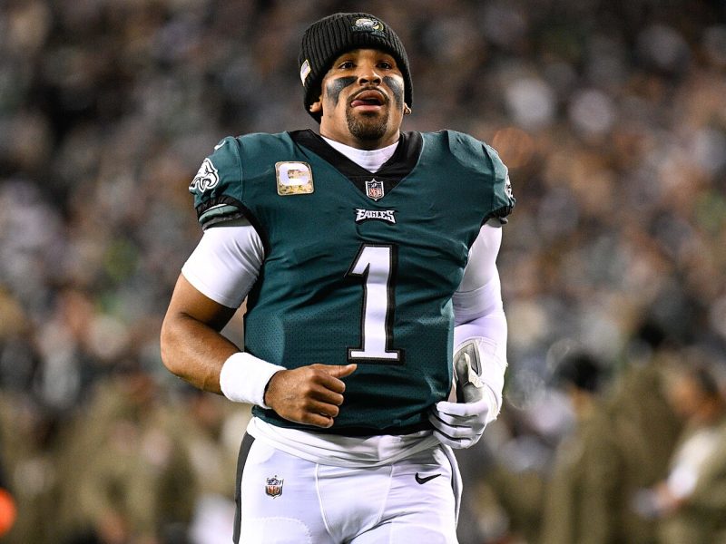 Jalen Hurts, 슈퍼볼 MVP에도 여전히 패스 실력을 증명해야 하는 이글스 쿼터백