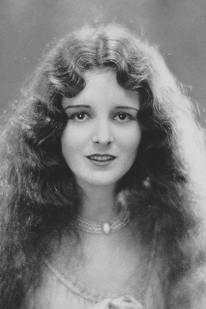 Mary Astor som Brigid O'Shaughnessy