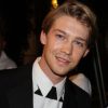 Джо Элвин: от ролей второго плана у Лантимоса к шпиону Ле Карре