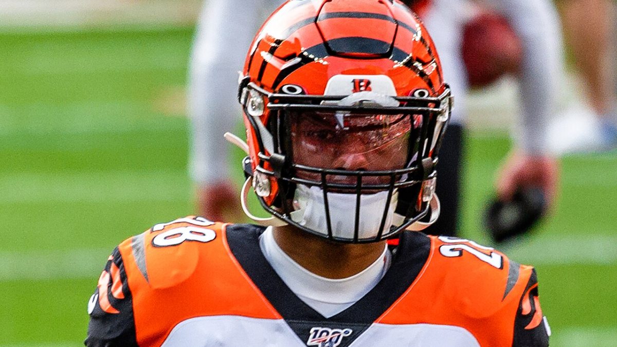 Joe Mixon assina pelos Seahawks e recomeça no plantel de treino após uma época perdida
