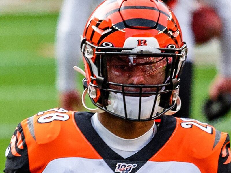 Joe Mixon firma con los Seahawks y arranca su regreso desde el equipo de prácticas